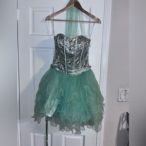 Beautiful Sweet 16 dress!! Worn once